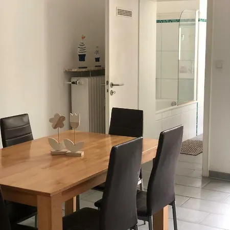 Modern Huttenstrasse Apartment Dusseldorf